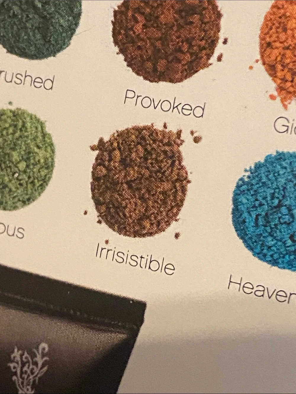 Younique Shimmering Pigment - Champagne Taupe, Irresistible